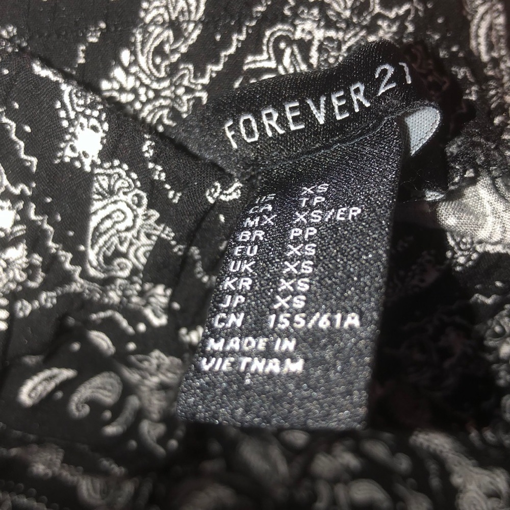 Patterned Shorts - Picture 2 of 3